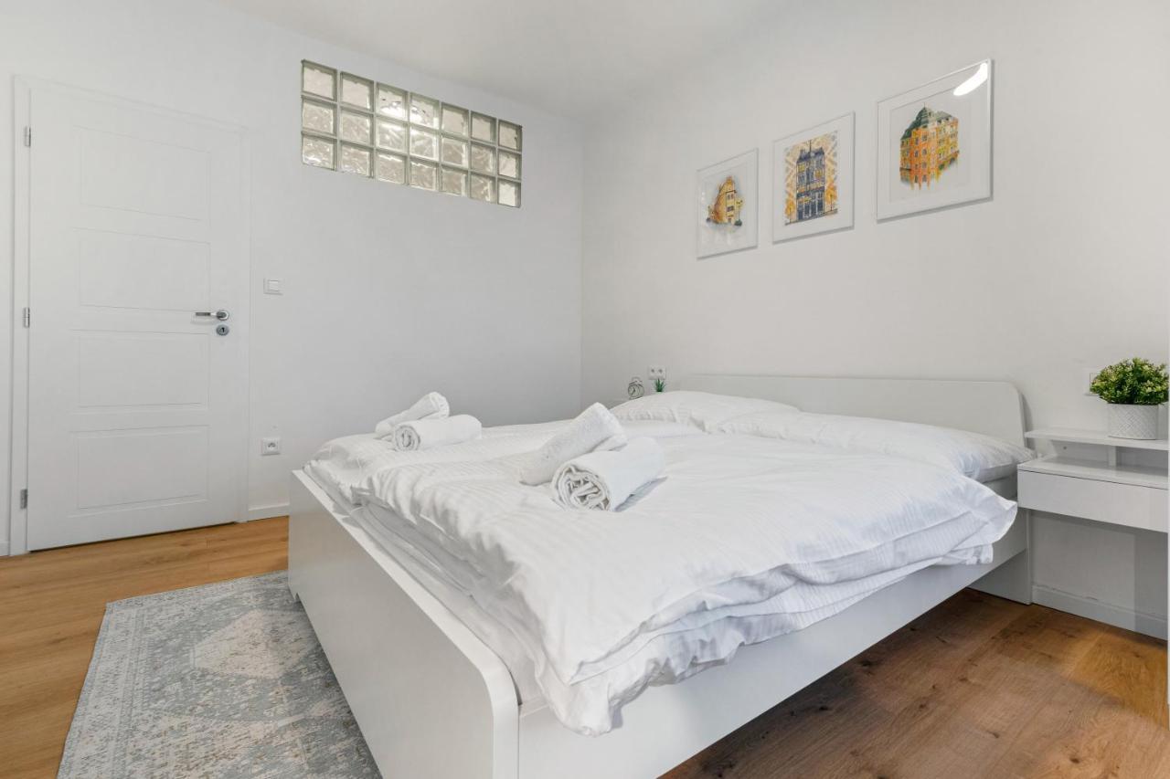 Bratislava Touch 2 Bedroom Apt المظهر الخارجي الصورة