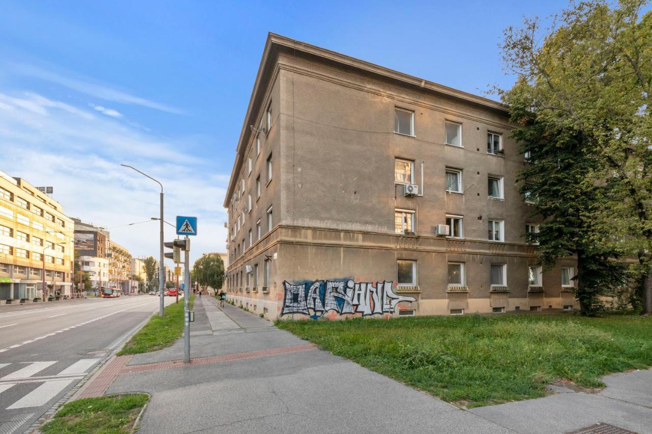 Bratislava Touch 2 Bedroom Apt المظهر الخارجي الصورة